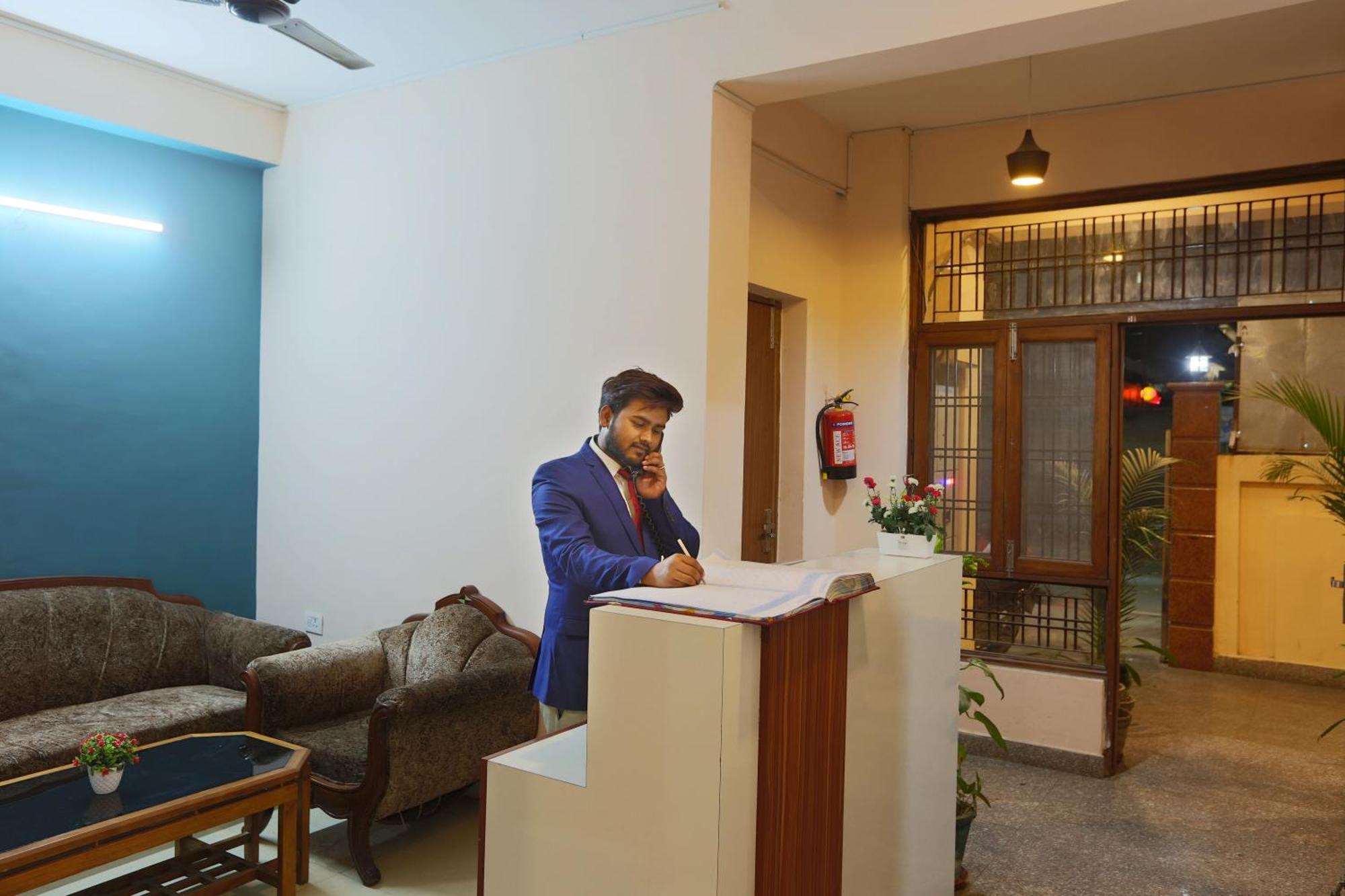 Hotel Ginger Palace - Corporate Hotel Noida Sector 62 Εξωτερικό φωτογραφία