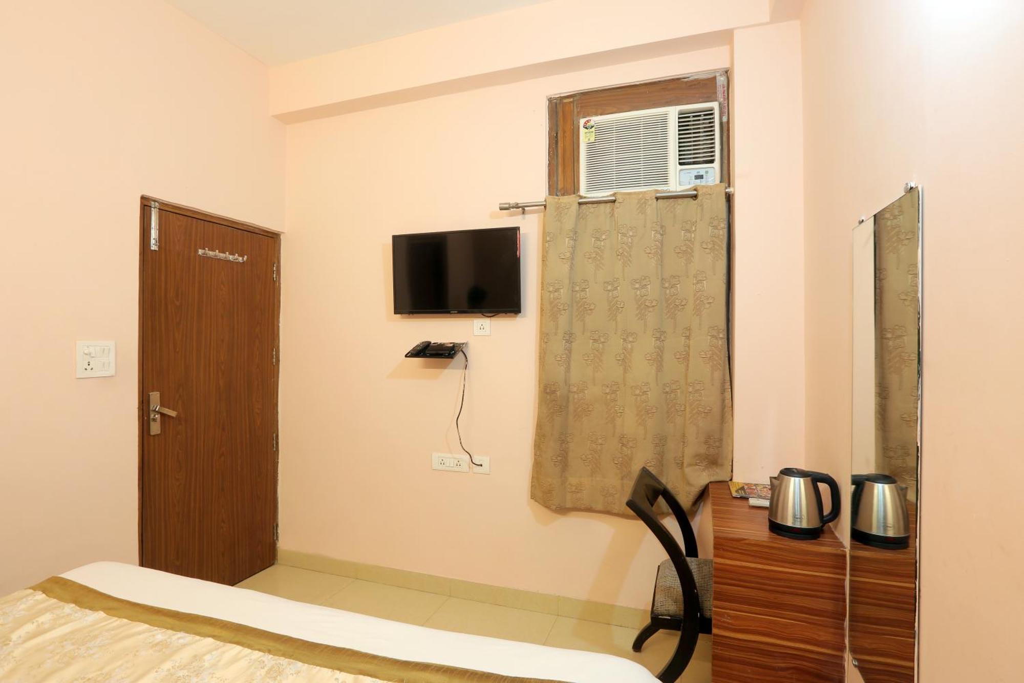 Hotel Ginger Palace - Corporate Hotel Noida Sector 62 Εξωτερικό φωτογραφία